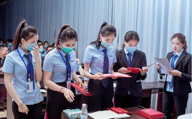 政策红利叠加市场扩容 环保装备类上市公司竞驰万亿级赛道